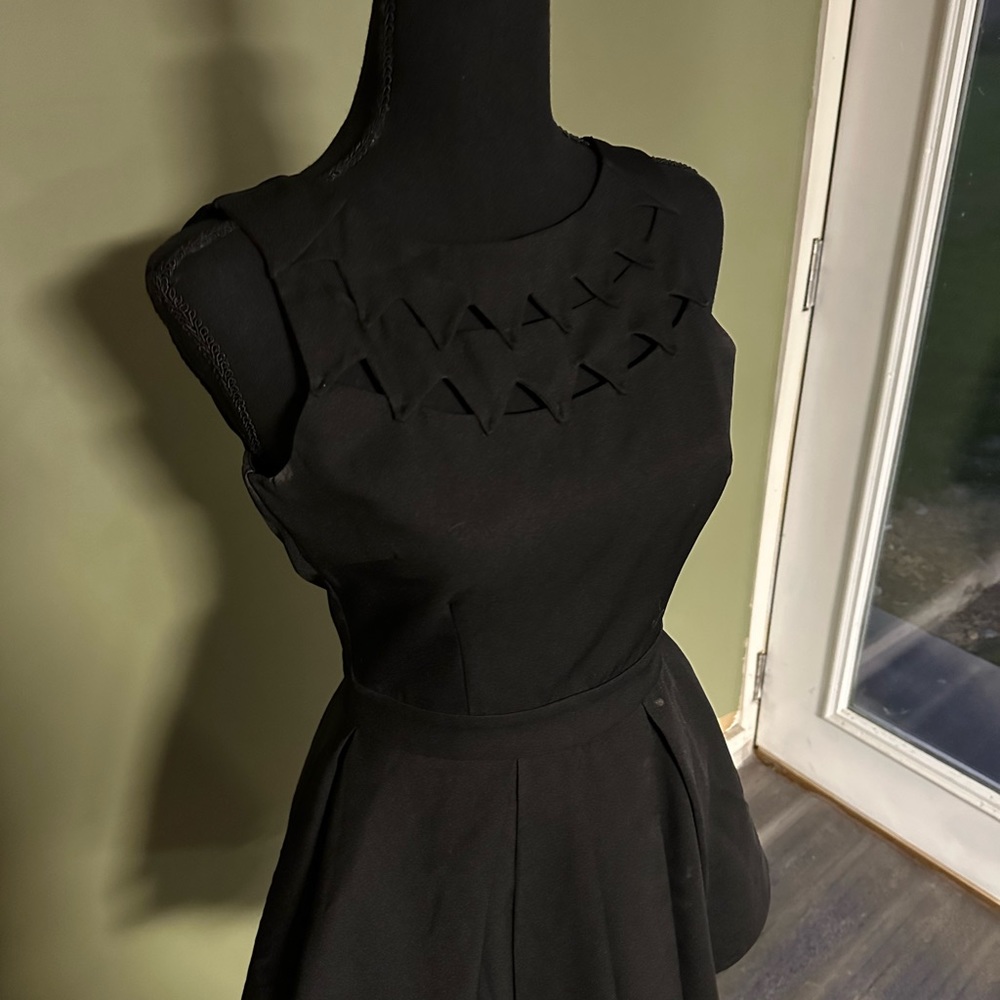 Size small cute little black dress
